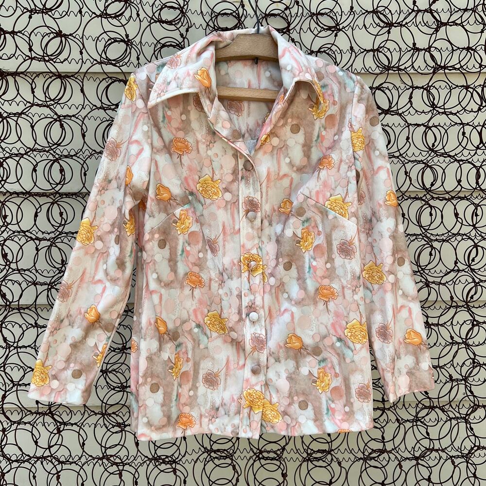 Vintage 70s yellow rose dagger point collar button down blouse